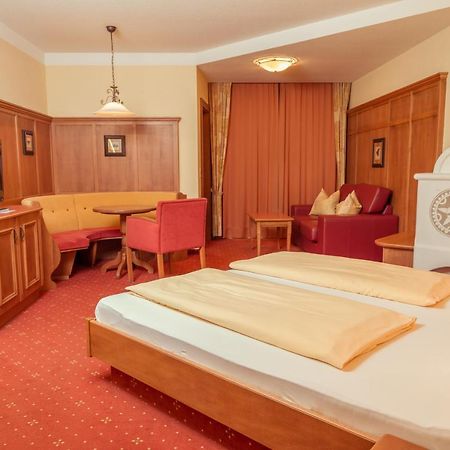 ריד אים אוברינטל Familien Hotel Mozart מראה חיצוני תמונה