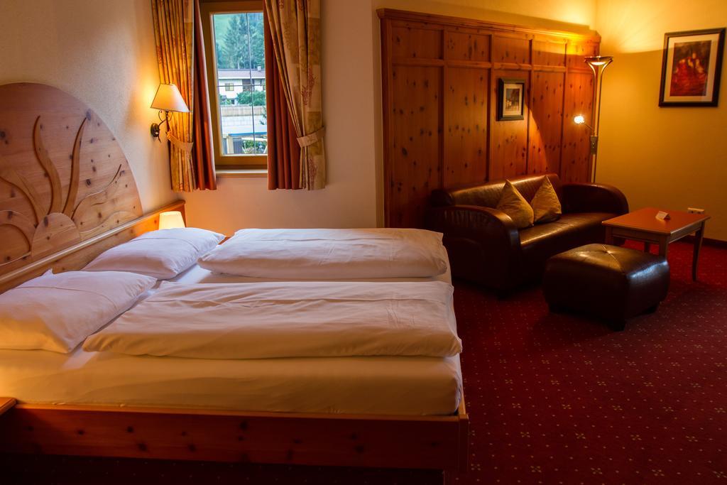 ריד אים אוברינטל Familien Hotel Mozart חדר תמונה