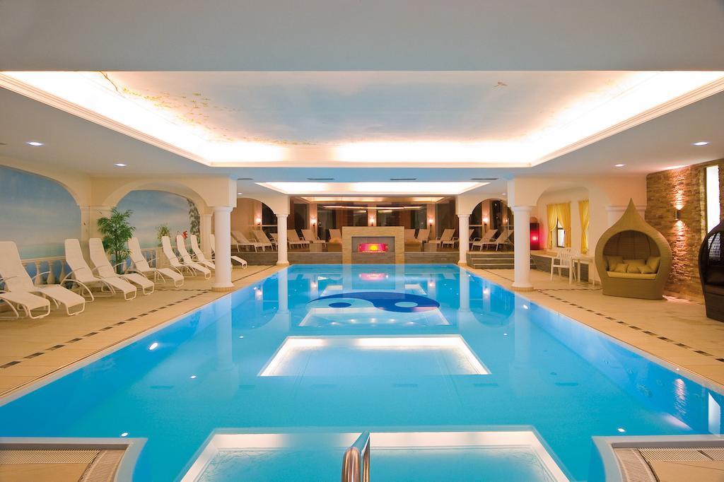 ריד אים אוברינטל Familien Hotel Mozart מראה חיצוני תמונה