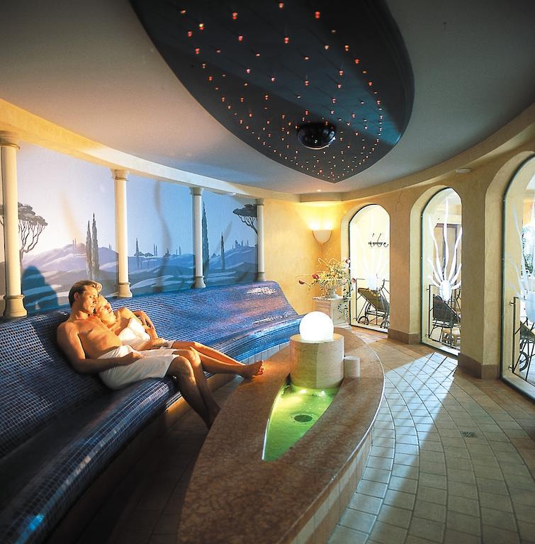 ריד אים אוברינטל Familien Hotel Mozart מראה חיצוני תמונה