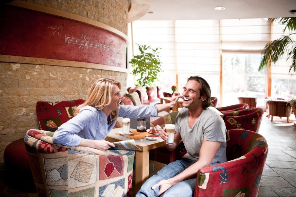 ריד אים אוברינטל Familien Hotel Mozart מראה חיצוני תמונה