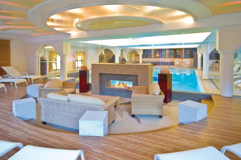 ריד אים אוברינטל Familien Hotel Mozart מראה חיצוני תמונה